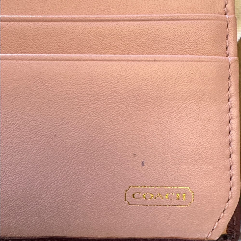 Coach vintage Hampton turnlock wallet in plum & pink  leather, brass hardware - Picture 13 of 15